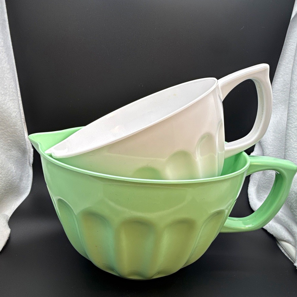 Cynthia Rowley 2-Pc Melamine Mixing Bowl Set Green/White 2 and 1 qt
